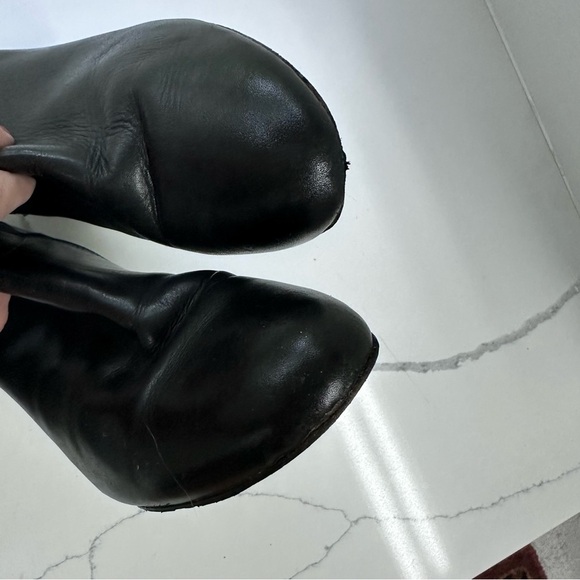 Umberto Raffini Black Heeled Boots - Picture 7 of 9